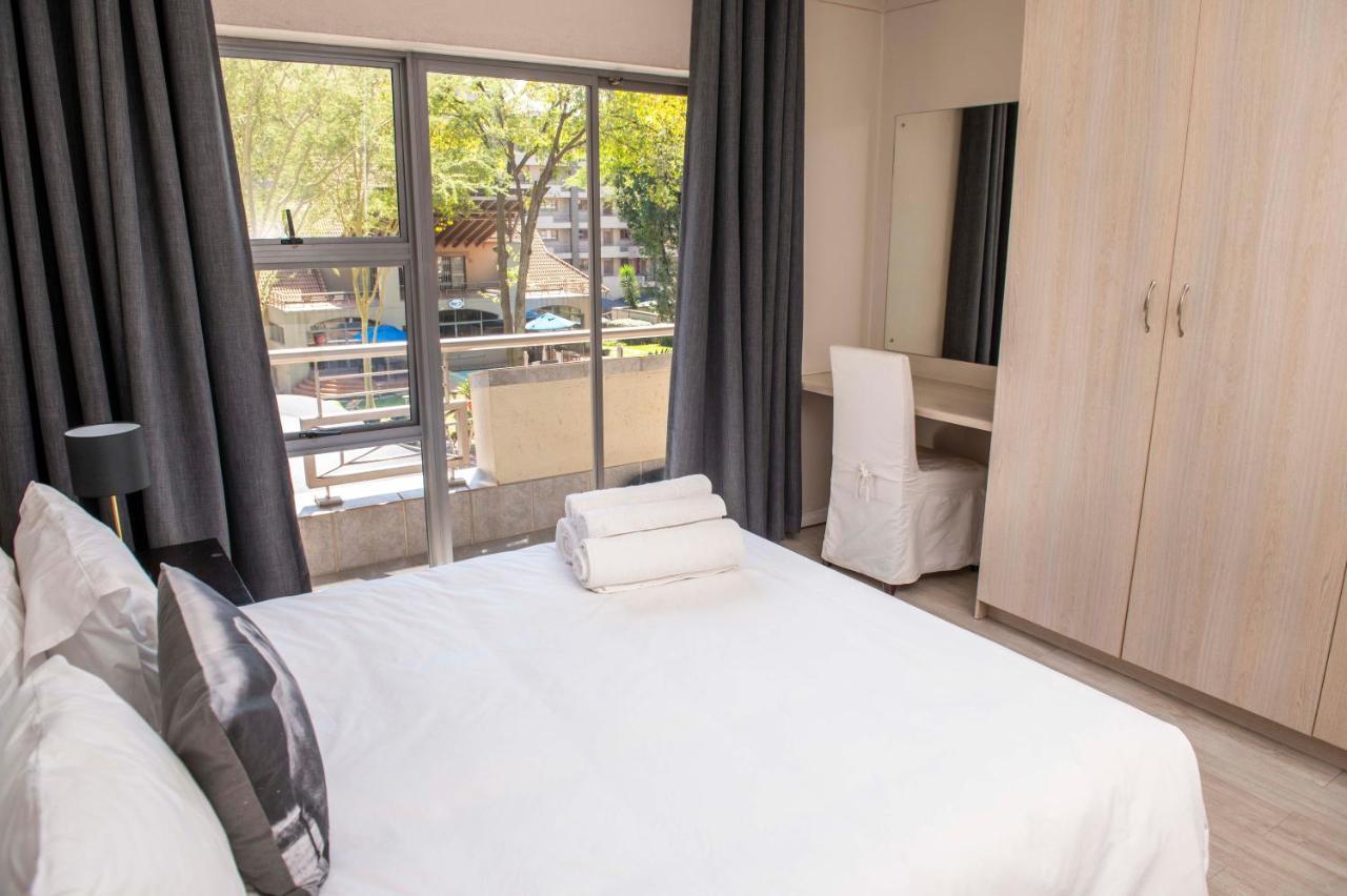 Grayston Exec Apartments Johannesburg Buitenkant foto