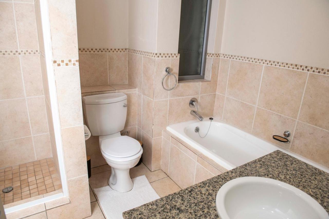 Grayston Exec Apartments Johannesburg Buitenkant foto